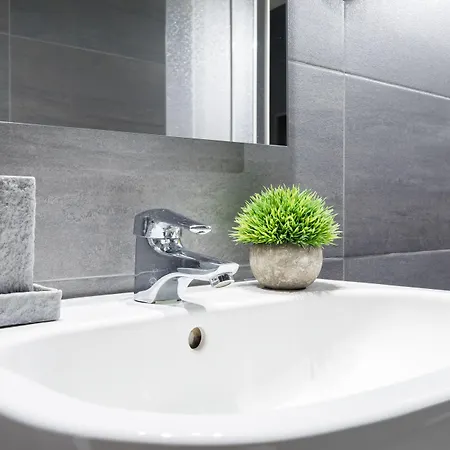 A World Aparts - 32 Calabria * רומא