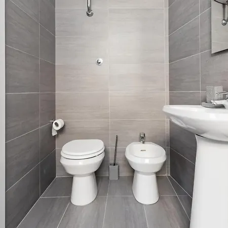 Апартаменты A World Aparts - 32 Calabria