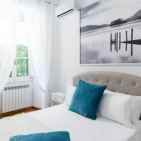 Апартаменты A World Aparts - 32 Calabria Рим