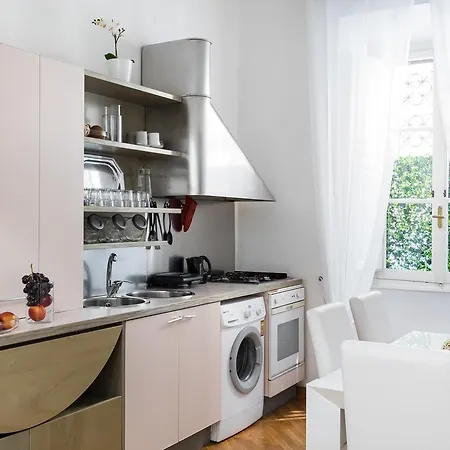 A World Aparts - 32 Calabria Apartment